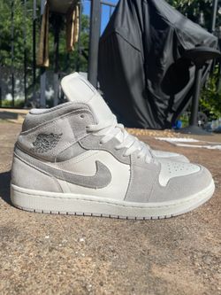 Jordan 1 Mid SE Neutral Grey Sail