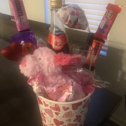 Valentine’s Day Arrangement $20