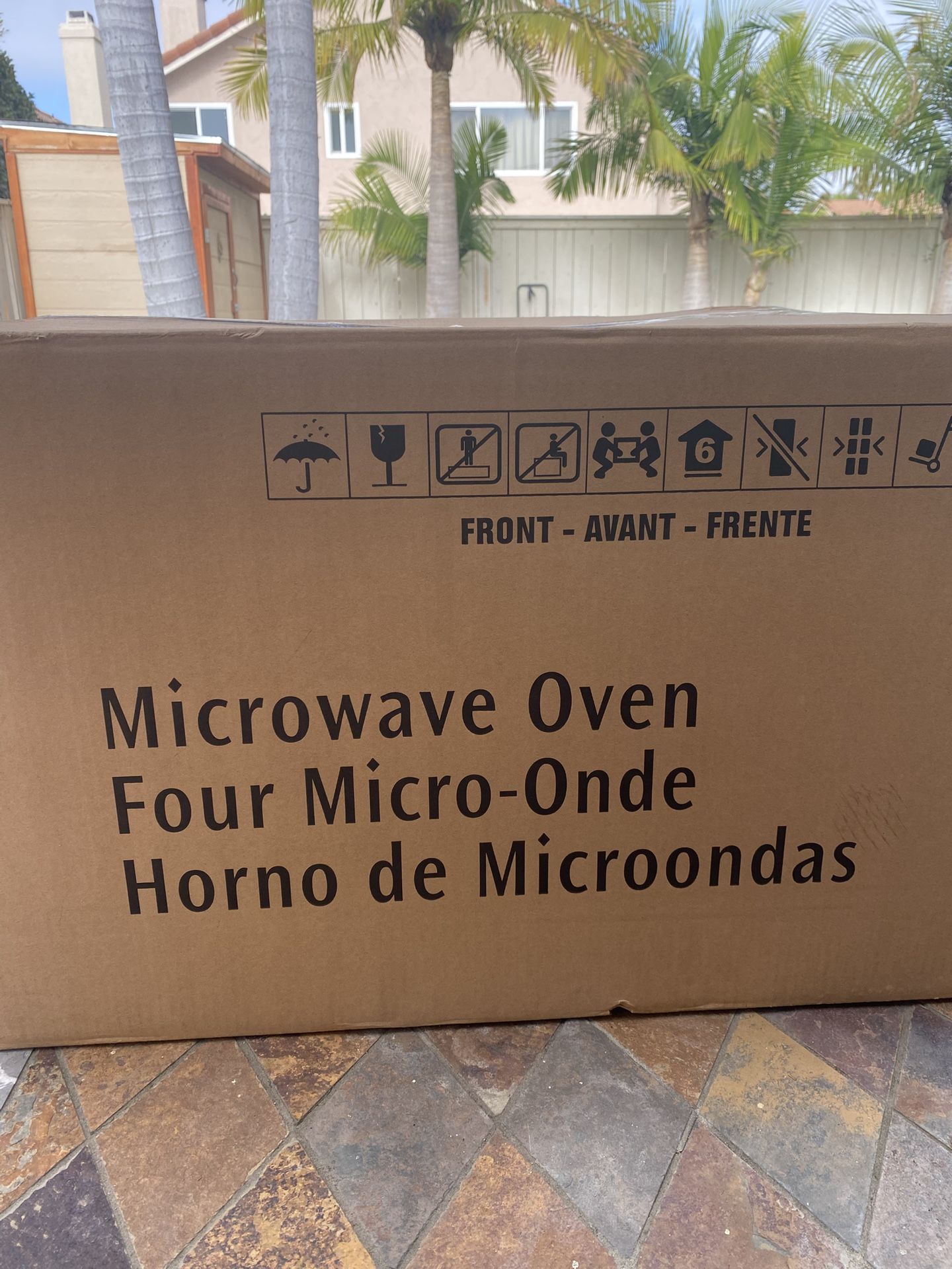 Fridgidaire Built-in Microwave. Brand New In Box! 