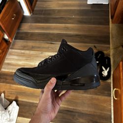 Jordan retro 3 Black cat size 8.5 used (8.5/10)
