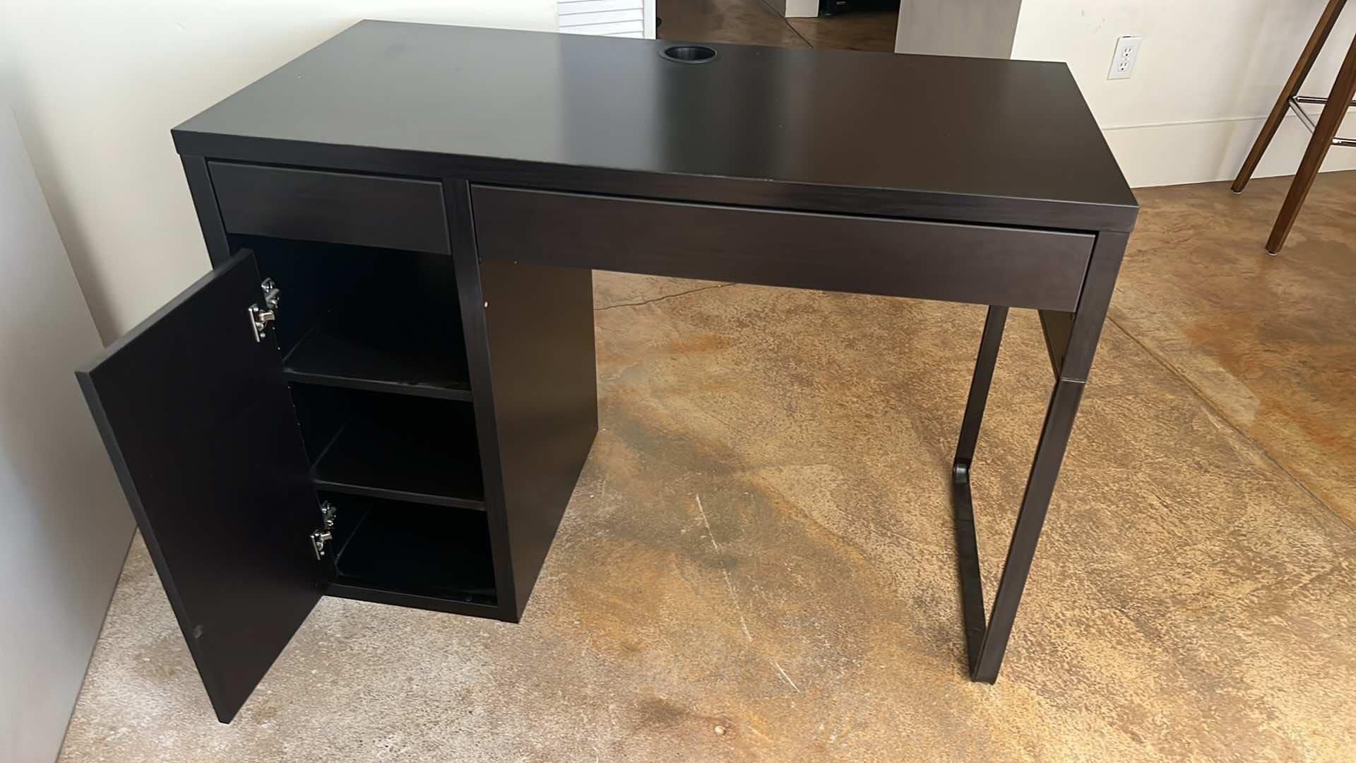 IKEA Micke Desk