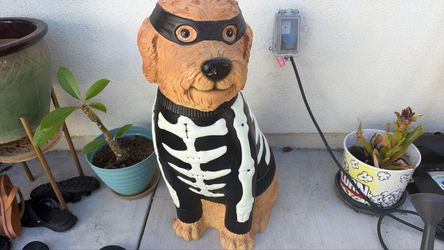 Decor plastic dog good for Halloween