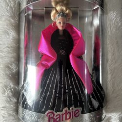 Year 1998 $25.00 Happy Holidays Barbie was part of Mattel’s hugely popular Happy Holidays series, 