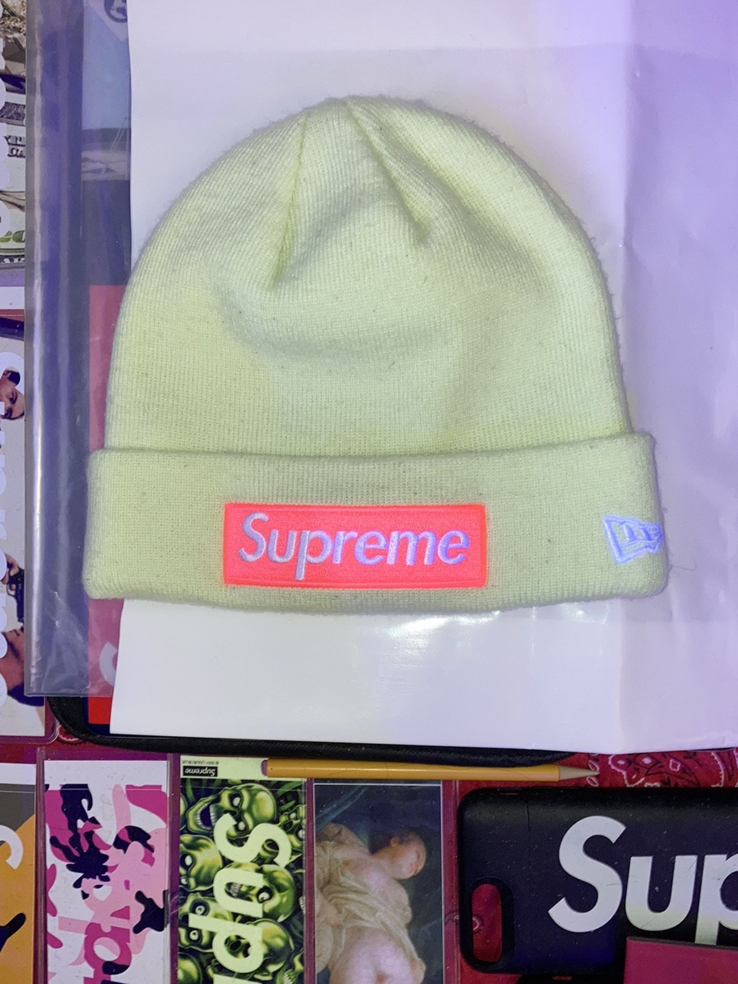 mode th dør Supreme Pale Lime Box Logo Beanie for Sale in Alexandria, VA - OfferUp