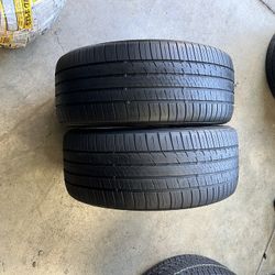 235 45 18 Falken azenis  Llantas Usadas