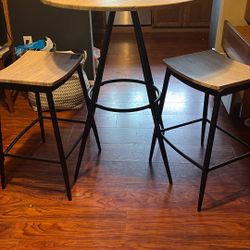 Free Table With Two Bench Seats