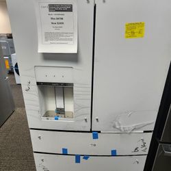 27.8 cu. ft. Smart 4- Door French Door Refrigerator with Convertible Middle Drawer in Matte White, Autofill Dispenser