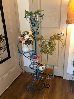 Vintage Spiral Tier Metal Plant Stand