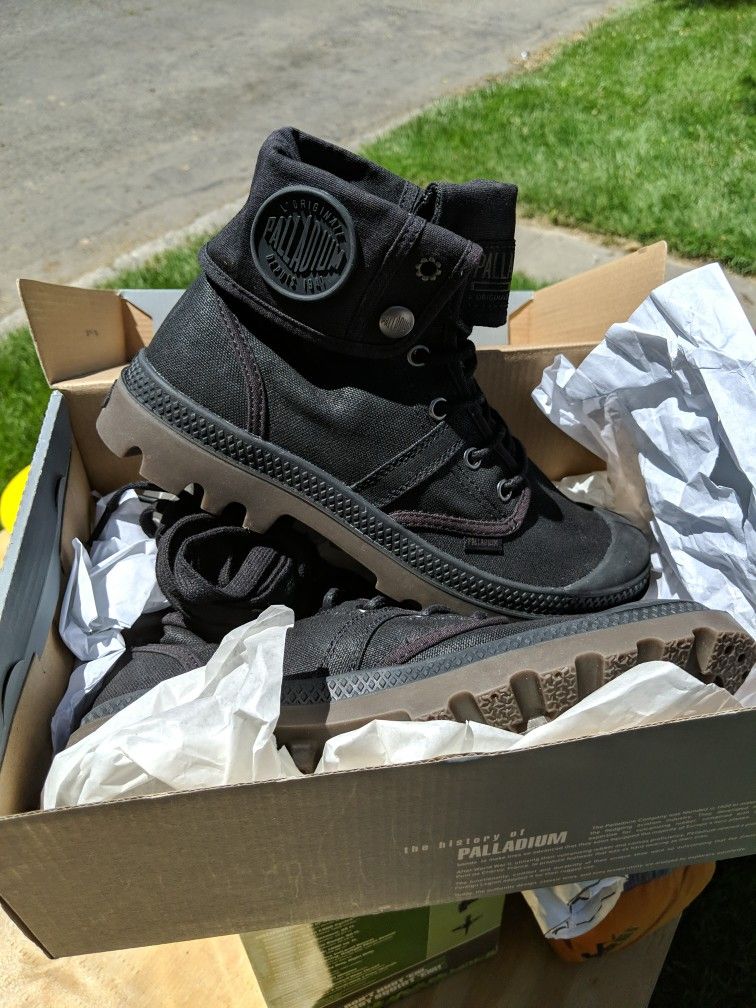 Palladium Boots M6/W7.5 NIB