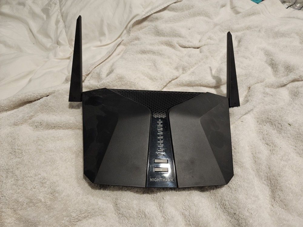 NETGEAR AX3000 Router (RAX35)
Nighthawk 4-Stream Dual-Band WiFi 6