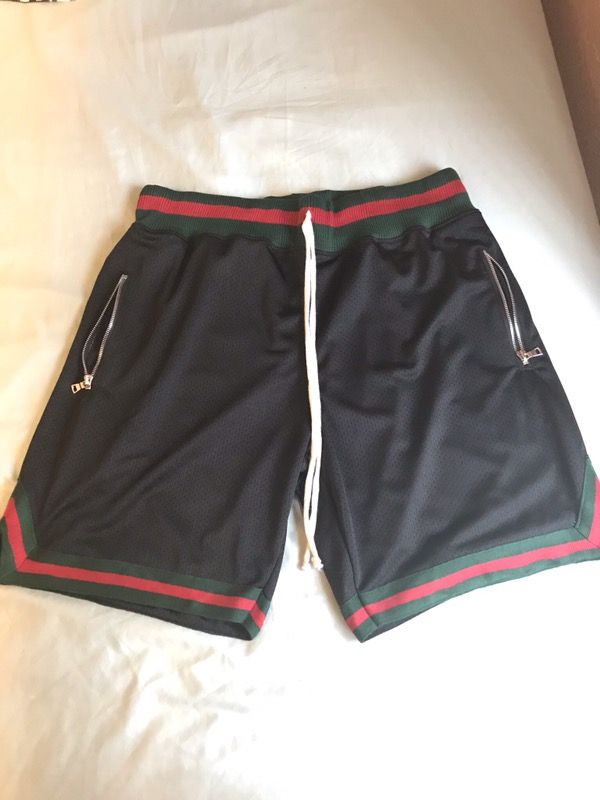 MintCrew G/R Basketball Shorts SIZE M