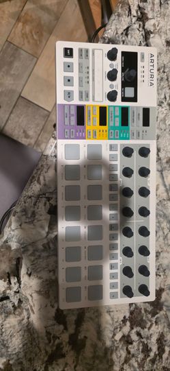 Arturia BeatStep Pro Controller & Sequencer WITH COVER !