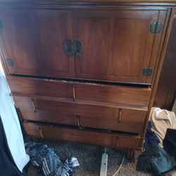 Chest Dresser