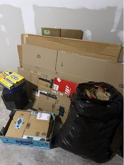 Moving boxes & packaging