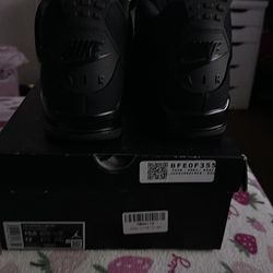 Black cats🐈‍⬛ stockx ✅ Jordan retro4 2025 size 10.5