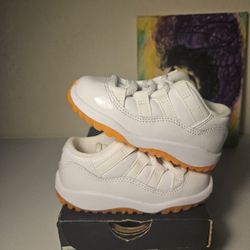 Size 7c -Kids Citrus Jordan 11 Low's - $80