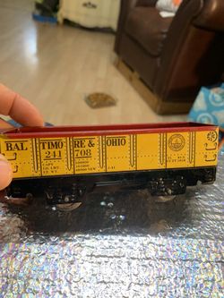 This is a vintage Marx 241708 O Gauge tin litho Baltimore & Ohio (B&O) gondola or open car. 