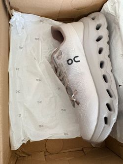 On Running Women’s Sneakers – Beige/Cream – New