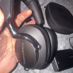 Bowers And Wilkins PX8