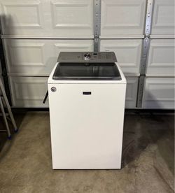 Washer machine Maytag everything works we deliver