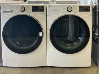 LG 4.5 Cu. Ft. Washer w/Steam & TurboWash360, 7.4 Cu. Ft. Vented Gas Dryer w/TurboSteam & Sensor Dry