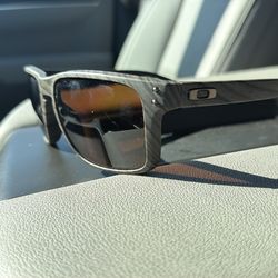 Men’s Oakleys Grey Wolf Edition