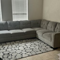 6 Person Grey Full Sized Sectional NEED GONE ASAP MOVING OUT OF MY PLACE 