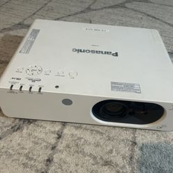 Panasonic PT-FX 400U Projector 