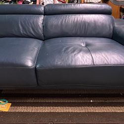Free Couch 