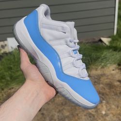 Jordan 11 Low UNC Size 8.5