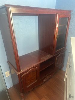 Entertainment center / shelf / storage