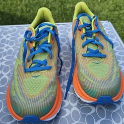 Hoka Clifton 9