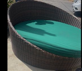 Outside daybed