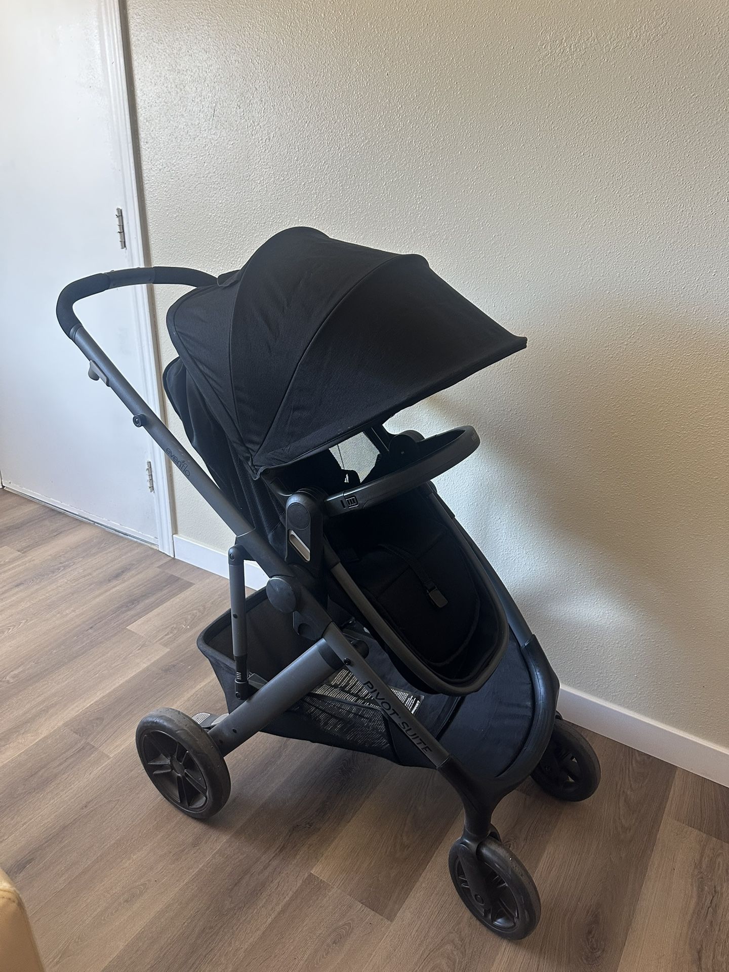Evenflo Pivot Suite Stroller 