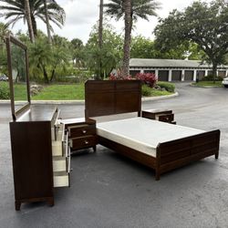 Beautiful Bedroom Set Queen Size Solid Wood Dark Brown Color Like New