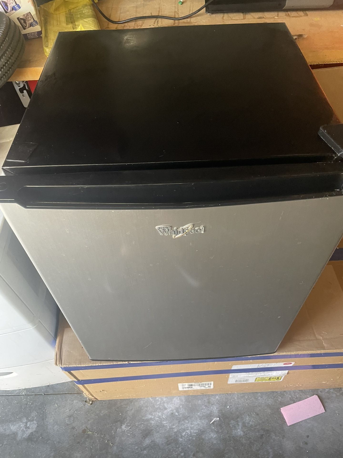 Whirlpool Mini Refrigerator 