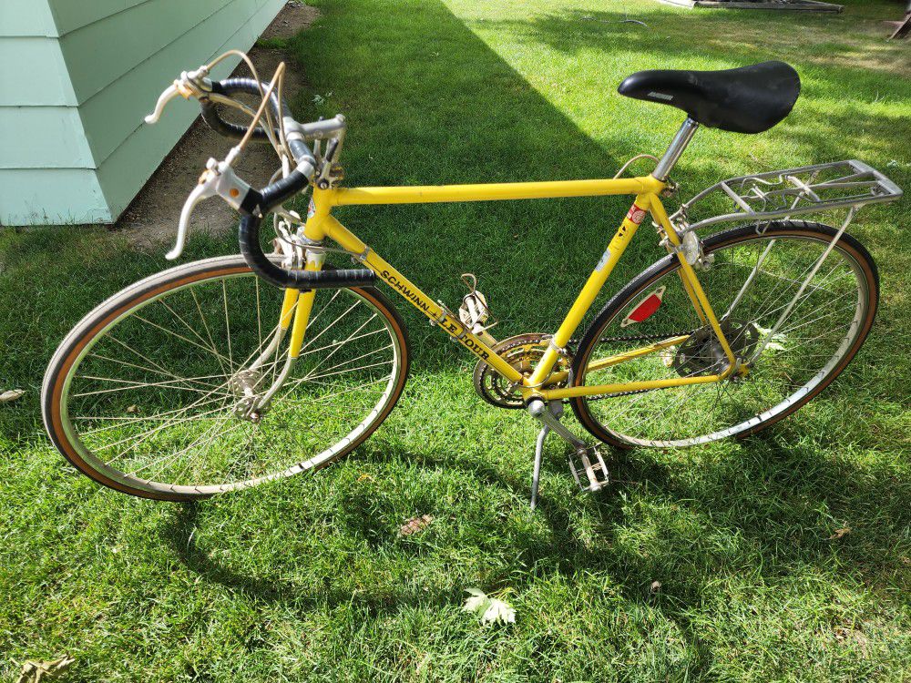 Vintage 1974 Schwinn Le Tour 10 Speed Men’s Bicycle In Yellow