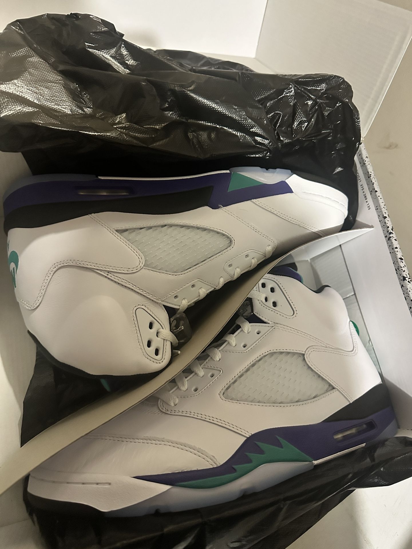 Men Jordan Retro 5 Size 14 Grape 