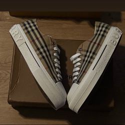 Burberry Shoes