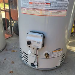 Gas Water Heater 50 Gal In Good Condition And Warranty Works Great 19th Ave And Baseline 