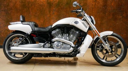 2013 HARLEY DAVIDSON V ROAD WHITE