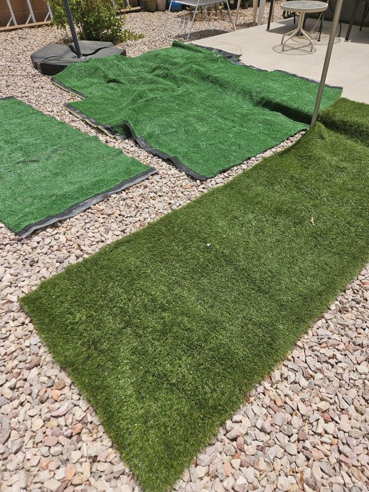 Synthetic Grass
Each piece about 5x4'🌳