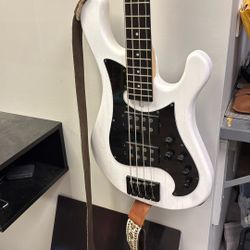 Dean Hillsboro Eric Bass White Bass Guitar 