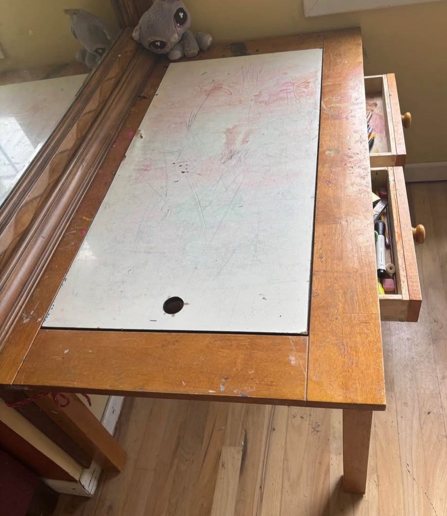 Kids work station with 4 drawers