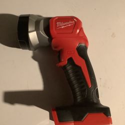 Milwaukee M18Lithium-Ion Cordless 100 Lumens LED Flashlight (Tool-Only)