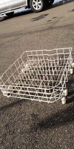FREE.... GE Dishwasher Lower Rack,  Fits The Model Pictured And Many Other Models... Some Rust