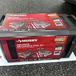 Husky Tools Set