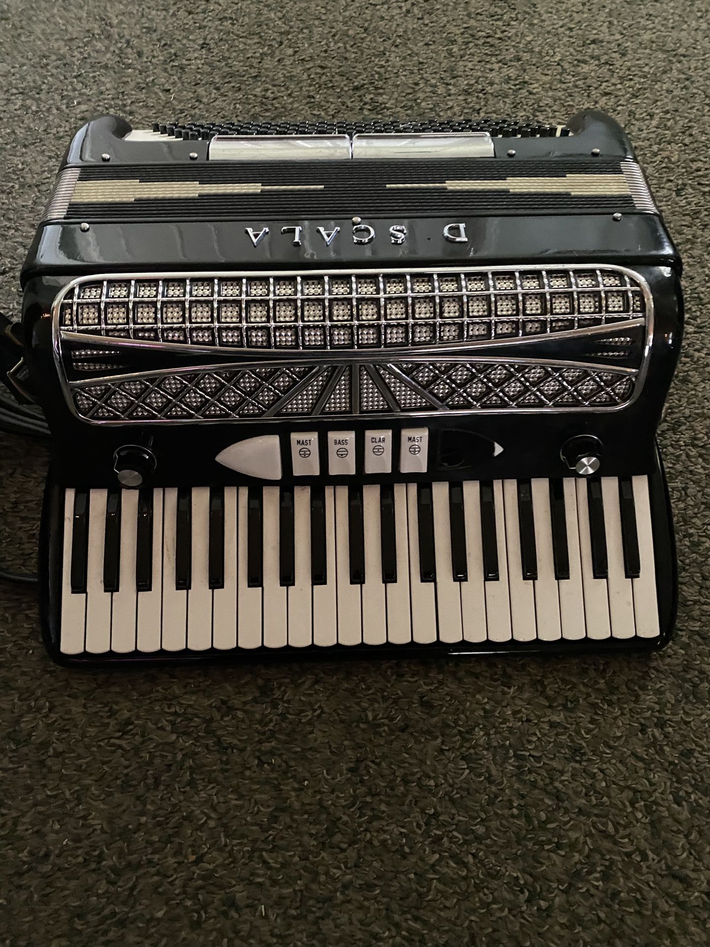 Accordion, Music Box, Cord Output.$ 250.