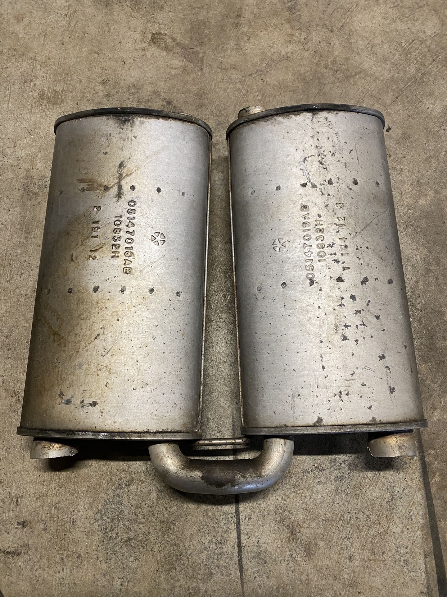 Chrysler Dual Mufflers