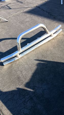 Bumper Front for any small Medium truck in great condition, chrome, very nice
